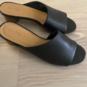 Chic leather open toe heels - Milan/Soludos